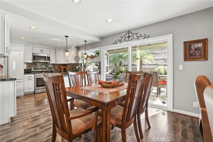 Family Room Transistion To Kitchen