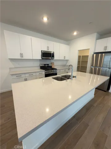 15844 Caterpillar Dr, Fontana, California 92336