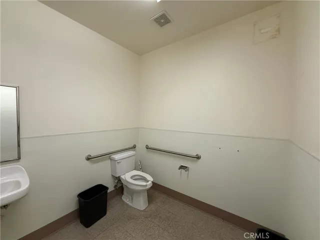 19437 Newhall Street, North Palm Springs, California 92258