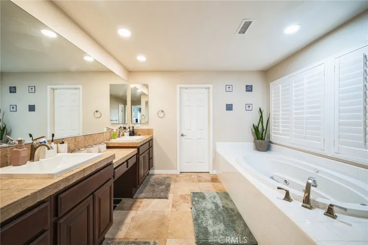 39302 Seraphina Road, Temecula, California 92591
