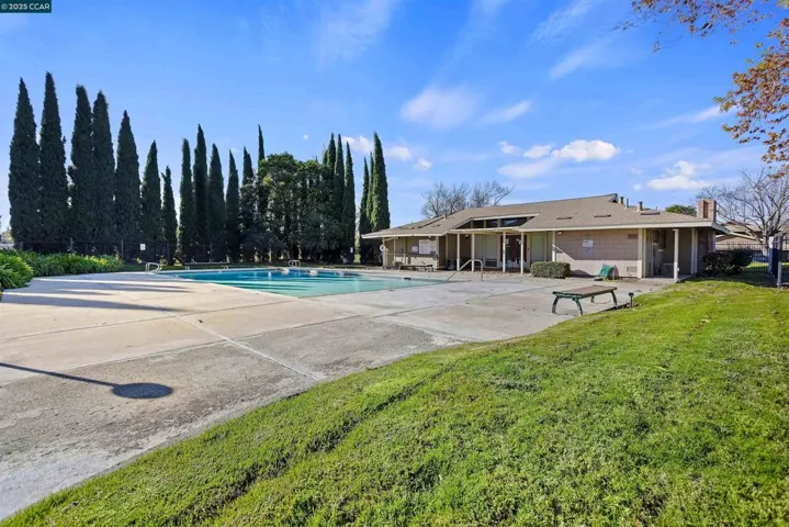 2029 Olivera Rd E, Concord, California 94520