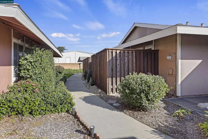 2029 Olivera Rd E, Concord, California 94520