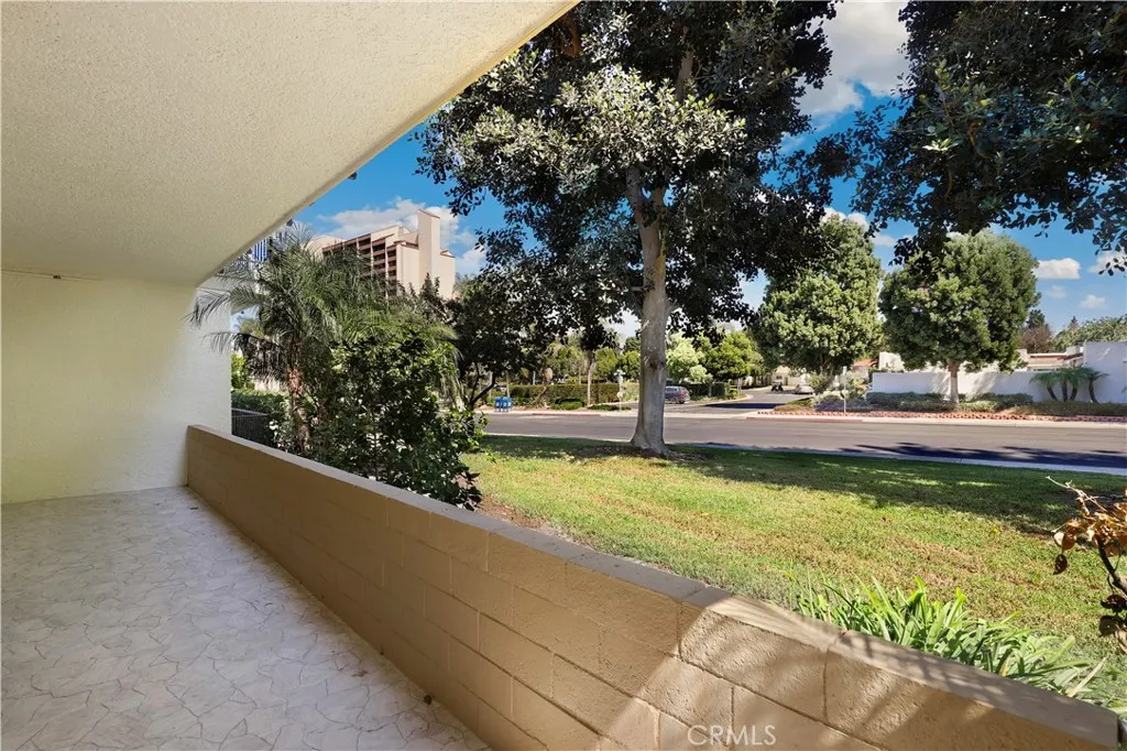 3327 Bahia Blanca E C, Laguna Woods, California 92637 home-pic-1