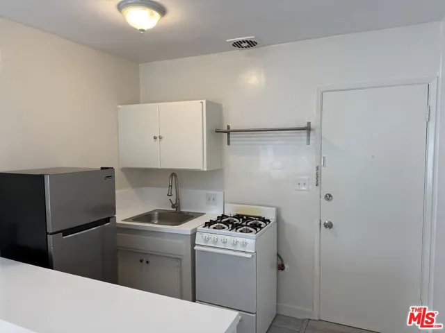 240 S Reeves Drive B, Beverly Hills, California 90212