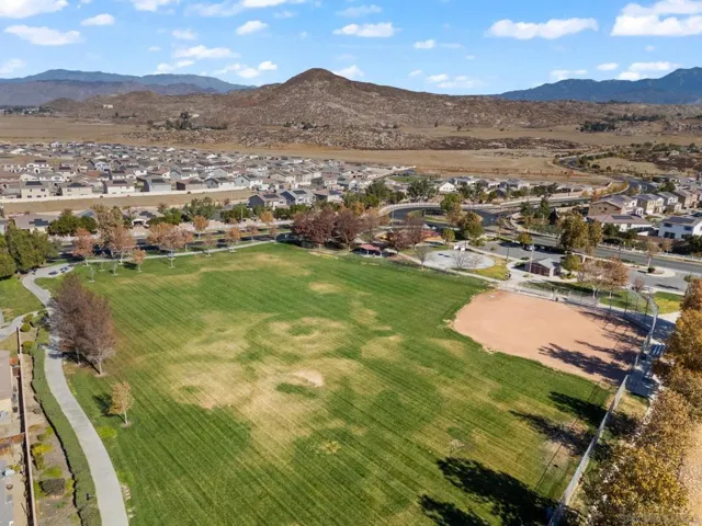 2810 Forestrun Street, Hemet, California 92543