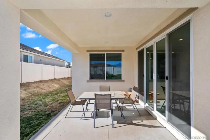 2810 Forestrun Street, Hemet, California 92543