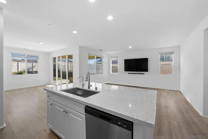 2810 Forestrun Street, Hemet, California 92543