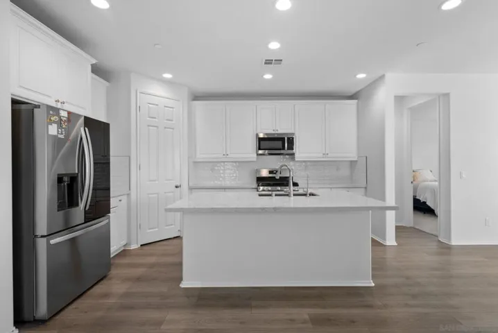 2810 Forestrun Street, Hemet, California 92543