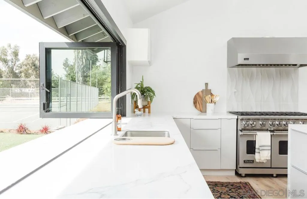 28114 Queensbridge Rd, Valley Center, California 92082 home-pic-6