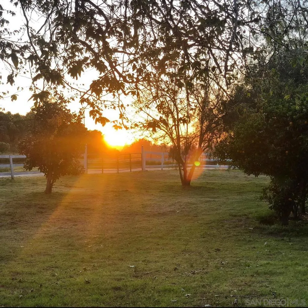 28114 Queensbridge Rd, Valley Center, California 92082 home-pic-42