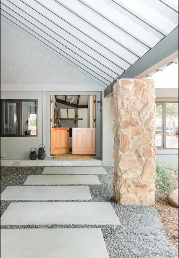 28114 Queensbridge Rd, Valley Center, California 92082 home-pic-3
