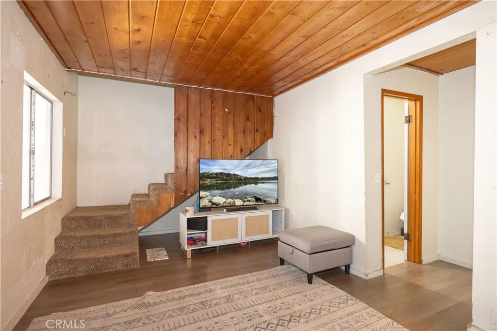 23354 Crest Forest Drive, Crestline, California 92325 home-pic-5