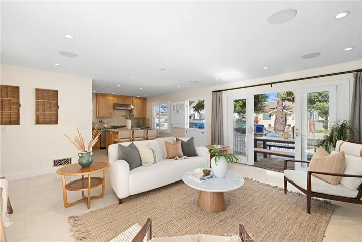 1569 E Ocean Boulevard, Newport Beach, California 92661
