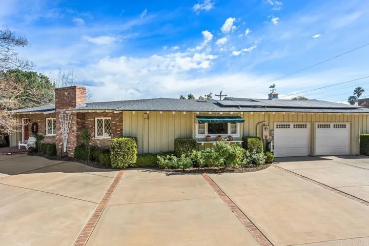 445 Idaho Avenue, Escondido, California 92025