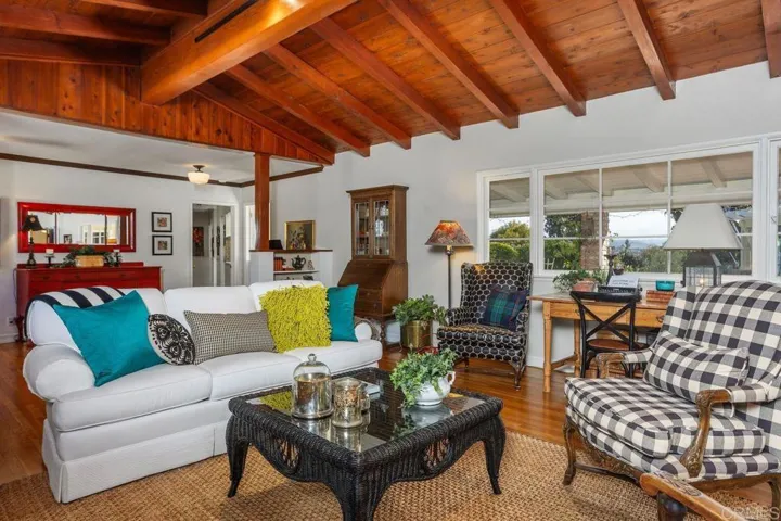 445 Idaho Avenue, Escondido, California 92025