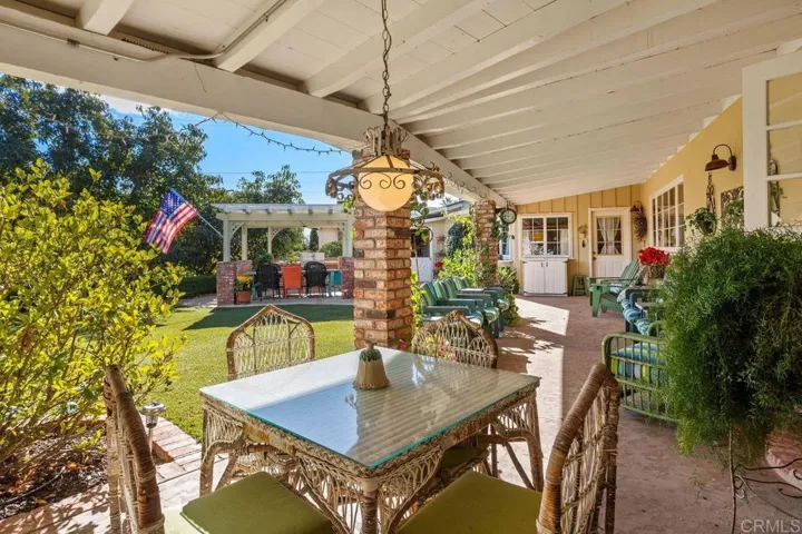 445 Idaho Avenue, Escondido, California 92025