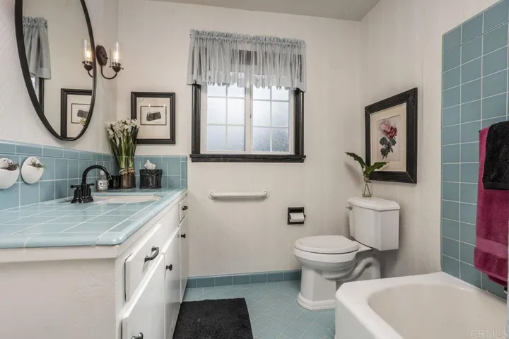 445 Idaho Avenue, Escondido, California 92025