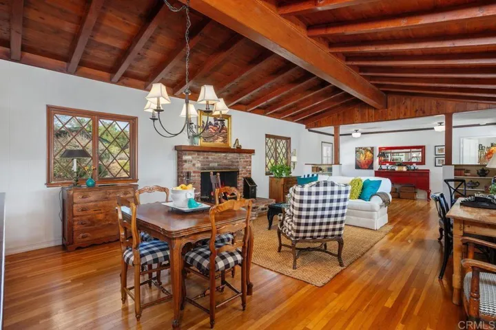 445 Idaho Avenue, Escondido, California 92025