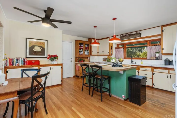 445 Idaho Avenue, Escondido, California 92025