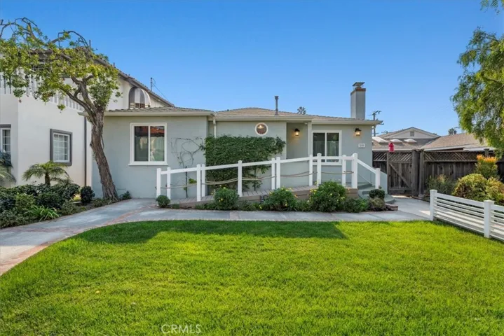 208 Avenue D, Redondo Beach, California 90277