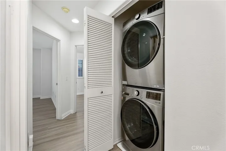 Washer/Dryer Included