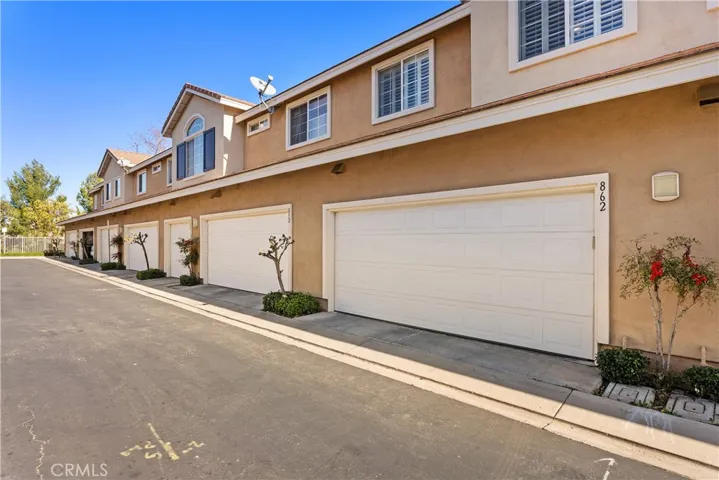 Direct Access 2-car Garage
