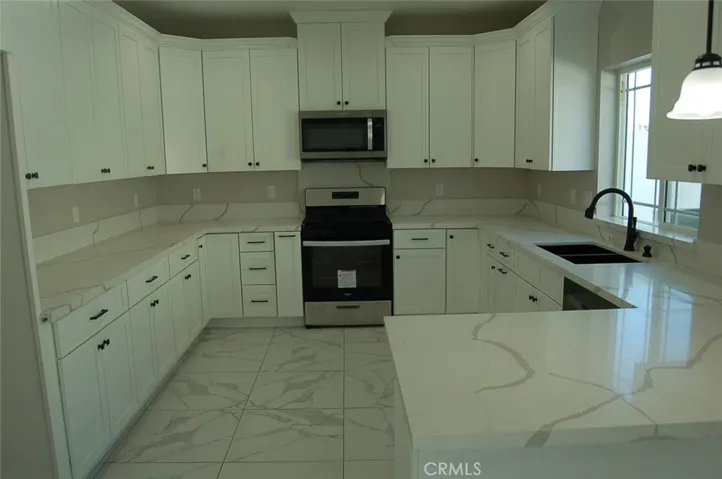 2937 2935 Date Street 1, Riverside, California 92507