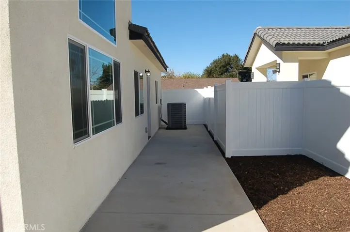 2937 2935 Date Street 1, Riverside, California 92507