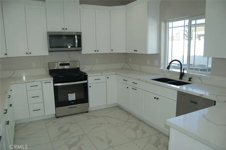 2937 2935 Date Street 1, Riverside, California 92507