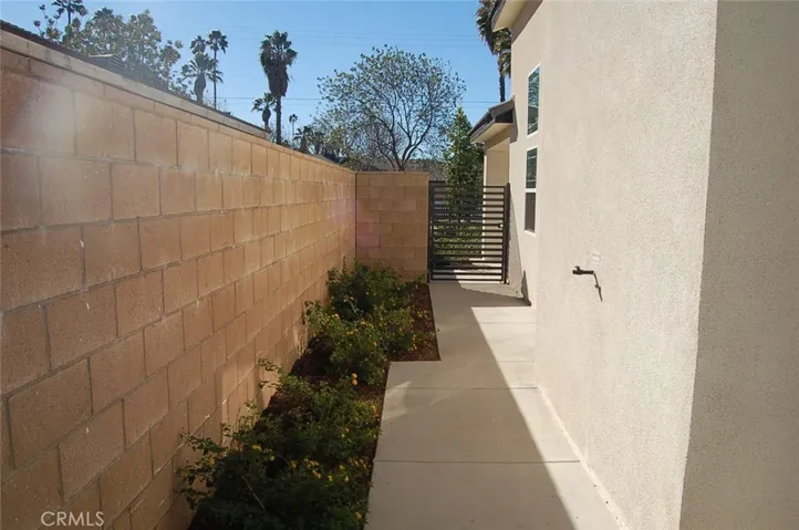 2937 2935 Date Street 1, Riverside, California 92507