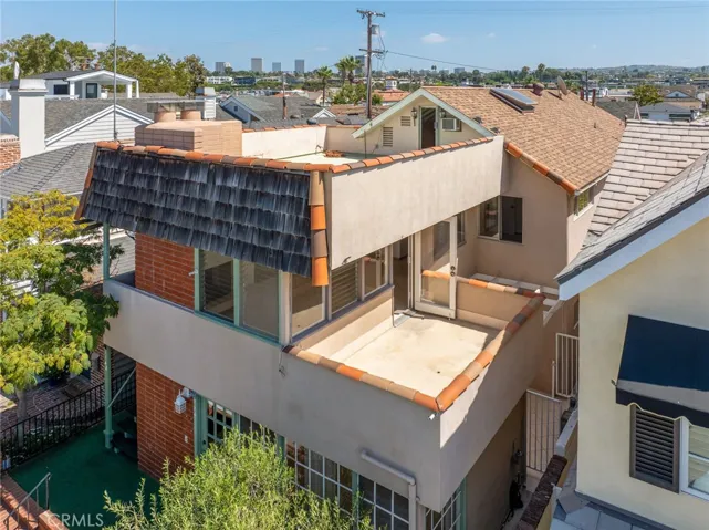 114 Onyx Avenue, Newport Beach, California 92662