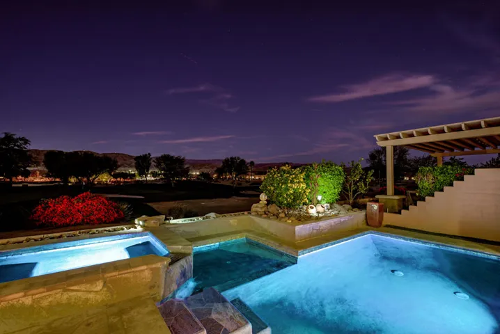 81226 Avenida Colonias-Night-19