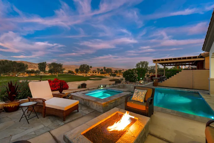 81226 Avenida Colonias-Night-14