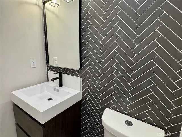 27912 Alaflora Drive, Rancho Palos Verdes, California 90275