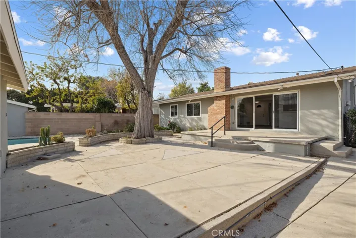 6508 Woodlake Avenue, West Hills, California 91307