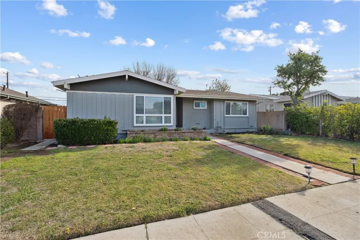 6508 Woodlake Avenue, West Hills, California 91307