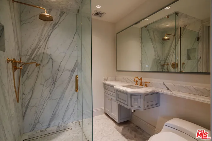 10950 Bellagio Road, Los Angeles, California 90077