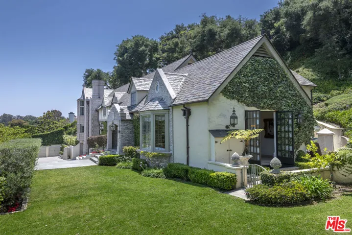 10950 Bellagio Road, Los Angeles, California 90077