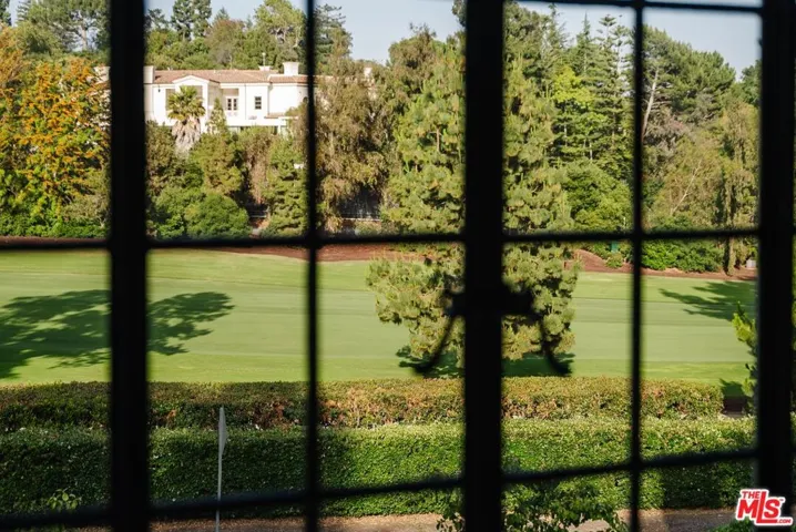 10950 Bellagio Road, Los Angeles, California 90077