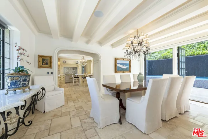 10950 Bellagio Road, Los Angeles, California 90077