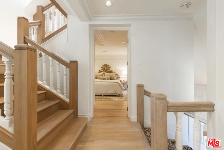 10950 Bellagio Road, Los Angeles, California 90077
