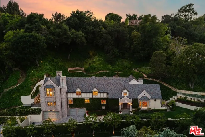 10950 Bellagio Road, Los Angeles, California 90077