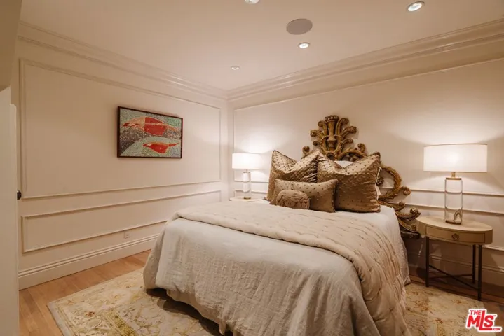 10950 Bellagio Road, Los Angeles, California 90077