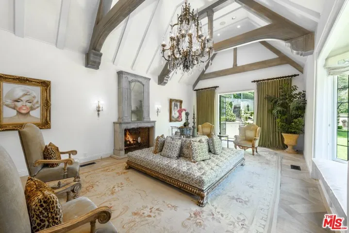 10950 Bellagio Road, Los Angeles, California 90077