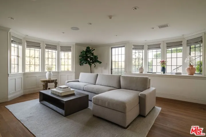 10950 Bellagio Road, Los Angeles, California 90077