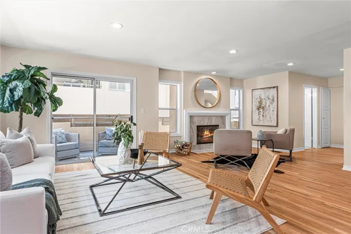 1323 17th Street, Manhattan Beach, California 90266