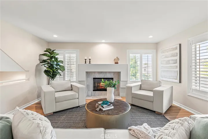 1323 17th Street, Manhattan Beach, California 90266