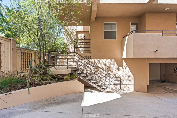 1323 17th Street, Manhattan Beach, California 90266