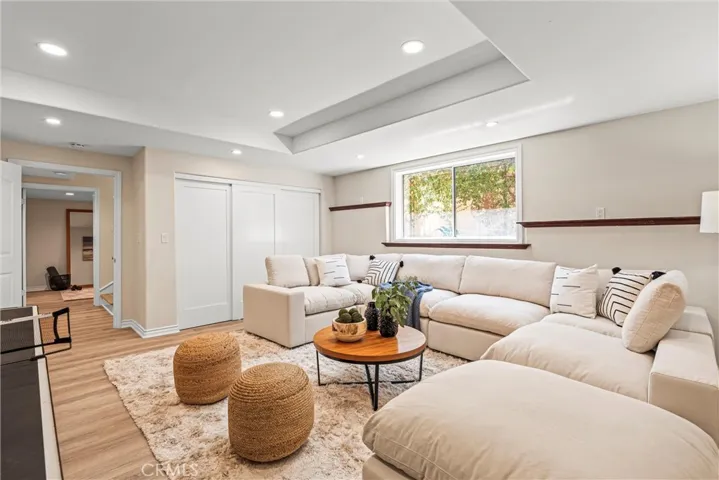 1323 17th Street, Manhattan Beach, California 90266