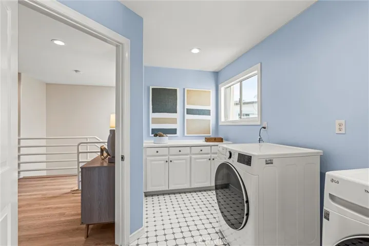 1323 17th Street, Manhattan Beach, California 90266